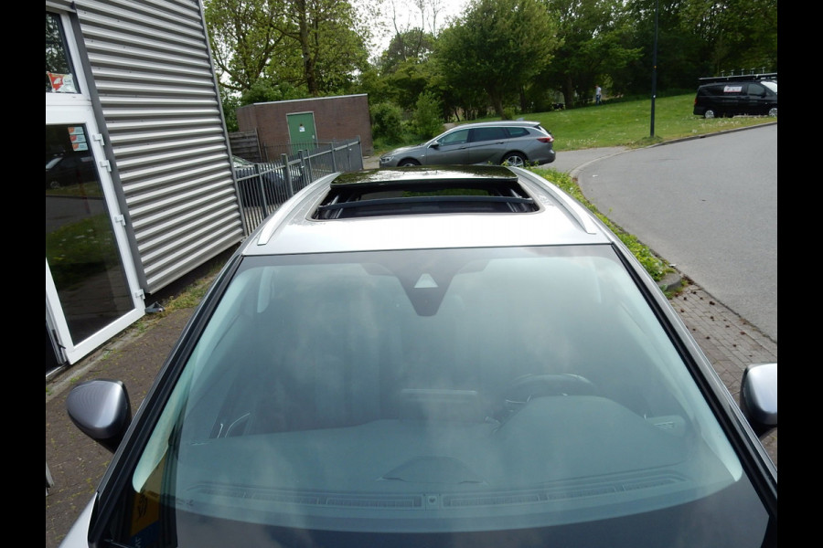 Peugeot 3008 1.2 PureTech ALLURE*LEDER*PANODAK*NAVI*CAMERA*