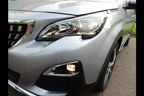 Peugeot 3008 1.2 PureTech ALLURE*LEDER*PANODAK*NAVI*CAMERA*