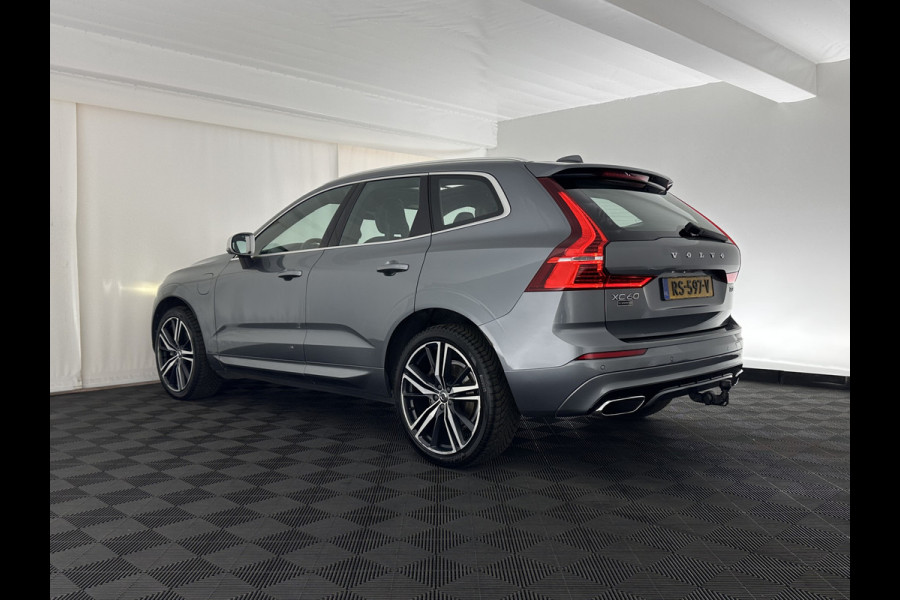 Volvo XC60 2.0 T8 Twin Engine AWD R-Design (INCL.BTW) *PANO | LEATHER-MICROFIBRE | FULL-LED | KEYLESS | AIR-SUSPENSION | HEATED-SPORTSEATS | DIGI-COCKPIT | CAMERA | NAVI-FULLMAP | ECC | PDC | CRUISE | 21''ALU | TOWBAR*