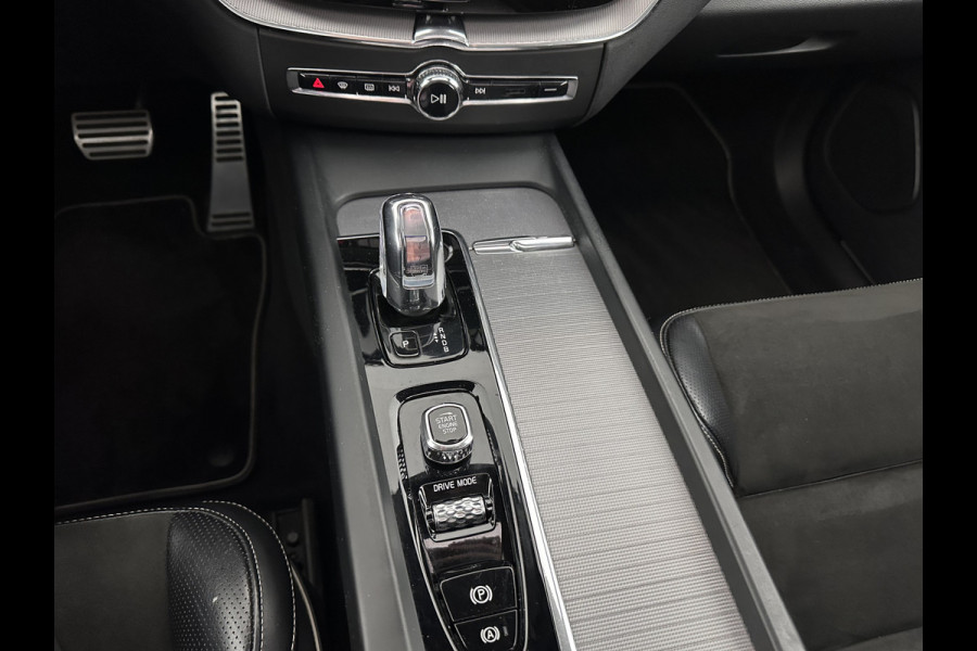 Volvo XC60 2.0 T8 Twin Engine AWD R-Design (INCL.BTW) *PANO | LEATHER-MICROFIBRE | FULL-LED | KEYLESS | AIR-SUSPENSION | HEATED-SPORTSEATS | DIGI-COCKPIT | CAMERA | NAVI-FULLMAP | ECC | PDC | CRUISE | 21''ALU | TOWBAR*