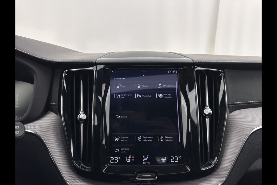 Volvo XC60 2.0 T8 Twin Engine AWD R-Design (INCL.BTW) *PANO | LEATHER-MICROFIBRE | FULL-LED | KEYLESS | AIR-SUSPENSION | HEATED-SPORTSEATS | DIGI-COCKPIT | CAMERA | NAVI-FULLMAP | ECC | PDC | CRUISE | 21''ALU | TOWBAR*