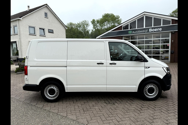 Volkswagen Transporter 2.0 TDI Execuitve Pakket Trekhaak, App Connect, 3-Persoons
