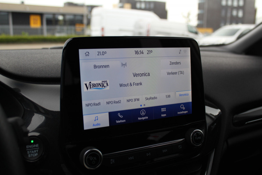 Ford Fiesta 1.0 EcoBoost Hybrid ST-Line X Luxe, sportieve en goed onderhouden Fiesta ! Autm. airco, Cruise control, Lane assist, 17" Lmv, Parkeersensoren Achter, Metallic lak, Navigatie by Apple/Android, LED verlichting etc