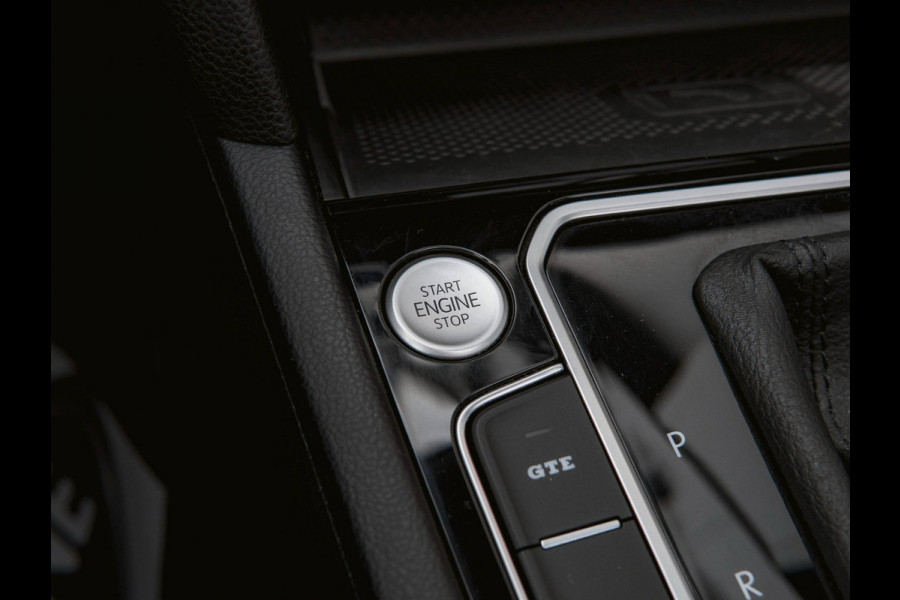 Volkswagen Passat Variant 1.4 TSI PHEV GTE Business Pano|Trekhaak|Camera|ACC|Stoelverwarming|Ergocomfort|Massage