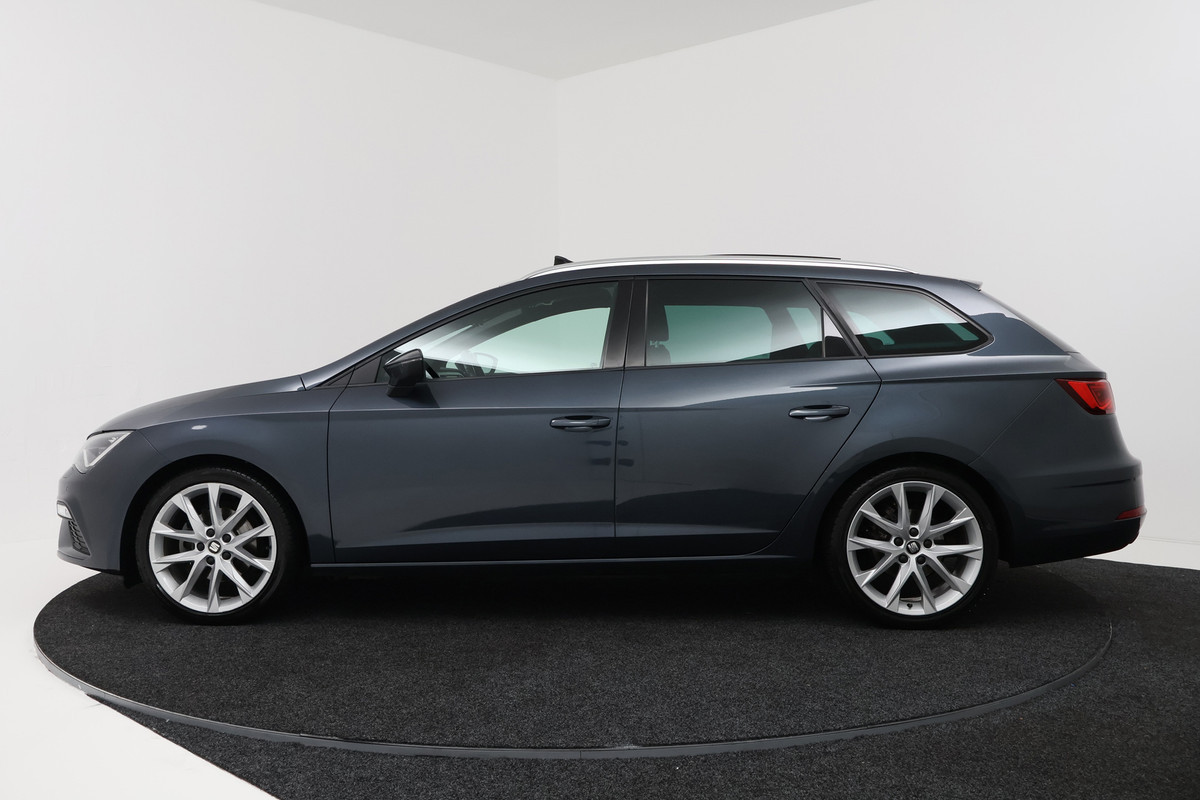 Seat Leon ST 1.5 TSI FR Business Intense (PANORAMADAK, CAMERA, STOELVERWARMING, CARPLAY, CRUISE CONTROL ADAPTIEF, SENSOREN)