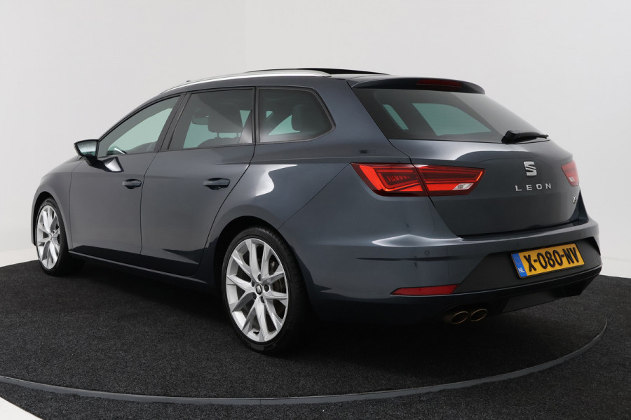 Seat Leon ST 1.5 TSI FR Business Intense (PANORAMADAK, CAMERA, STOELVERWARMING, CARPLAY, CRUISE CONTROL ADAPTIEF, SENSOREN)