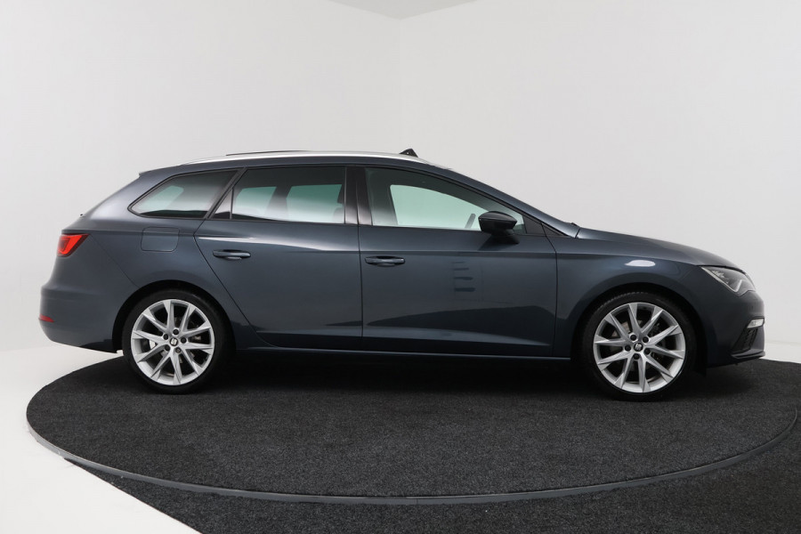 Seat Leon ST 1.5 TSI FR Business Intense (PANORAMADAK, CAMERA, STOELVERWARMING, CARPLAY, CRUISE CONTROL ADAPTIEF, SENSOREN)