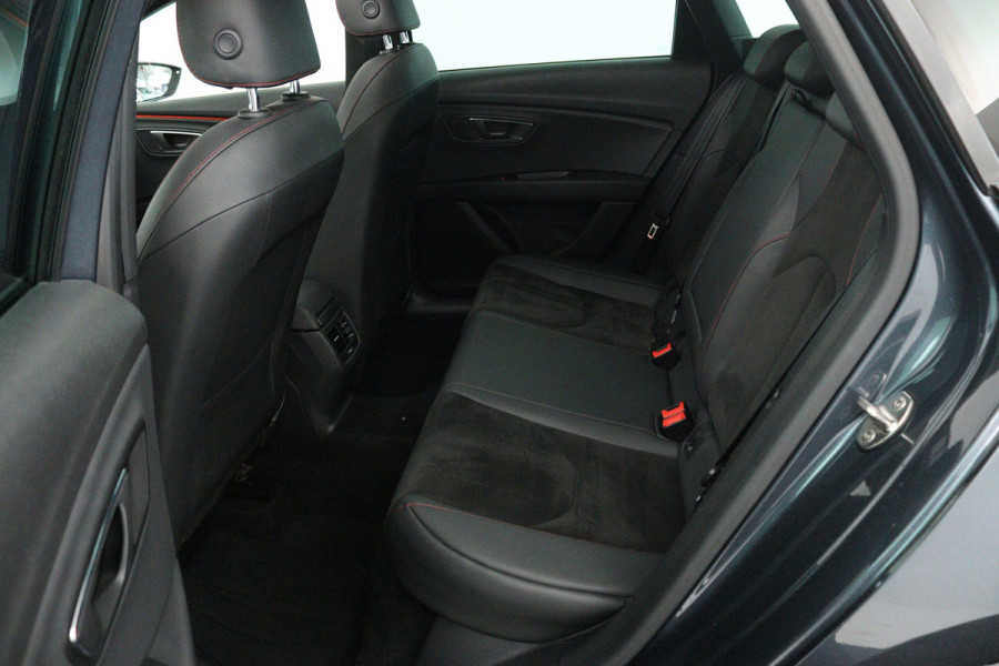 Seat Leon ST 1.5 TSI FR Business Intense (PANORAMADAK, CAMERA, STOELVERWARMING, CARPLAY, CRUISE CONTROL ADAPTIEF, SENSOREN)