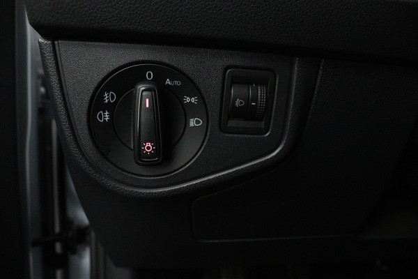 Volkswagen Polo 1.0 TSI Highline (PARKEERSENSOREN, CRUISE CONTROL ADAPTIEF, CARPLAY)