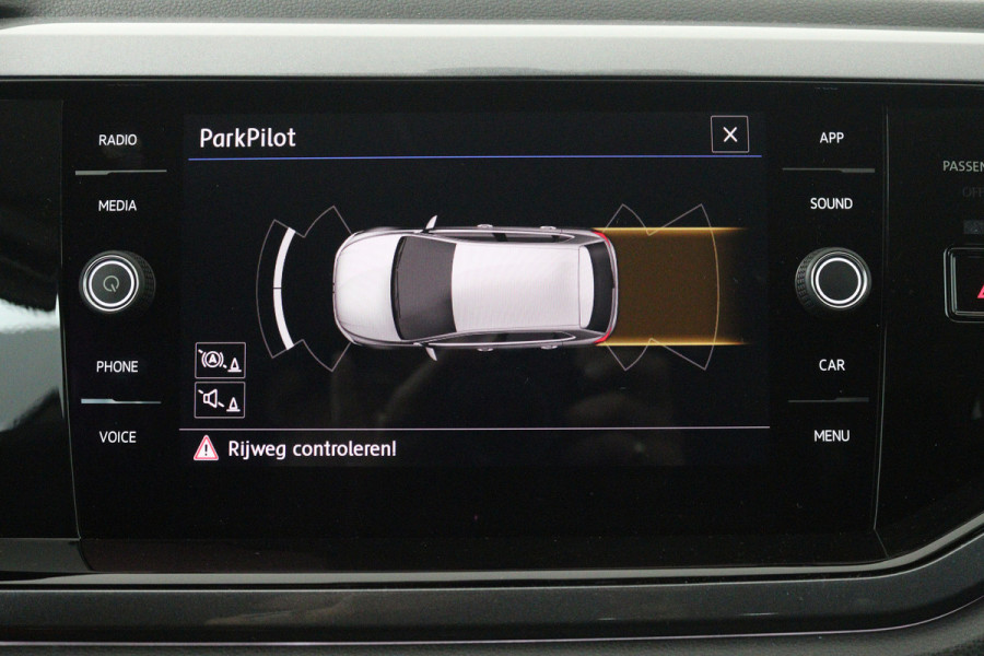 Volkswagen Polo 1.0 TSI Highline (PARKEERSENSOREN, CRUISE CONTROL ADAPTIEF, CARPLAY)