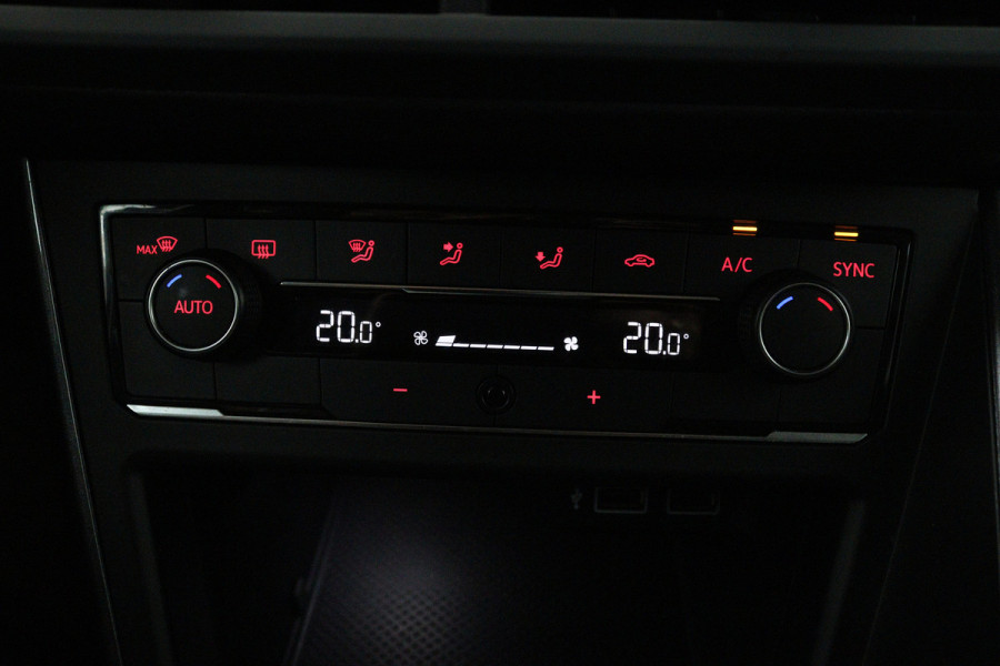 Volkswagen Polo 1.0 TSI Highline (PARKEERSENSOREN, CRUISE CONTROL ADAPTIEF, CARPLAY)