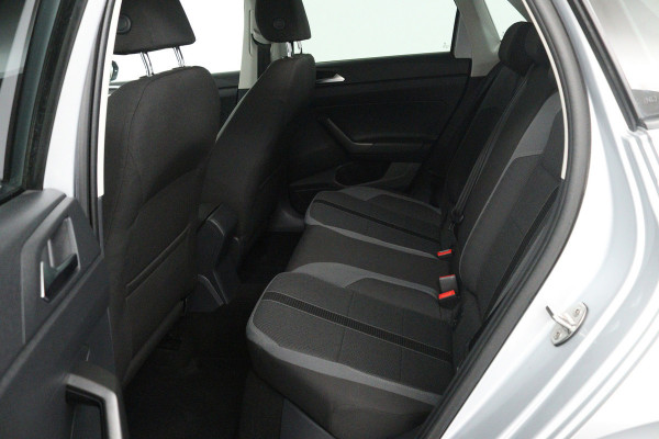 Volkswagen Polo 1.0 TSI Highline (PARKEERSENSOREN, CRUISE CONTROL ADAPTIEF, CARPLAY)