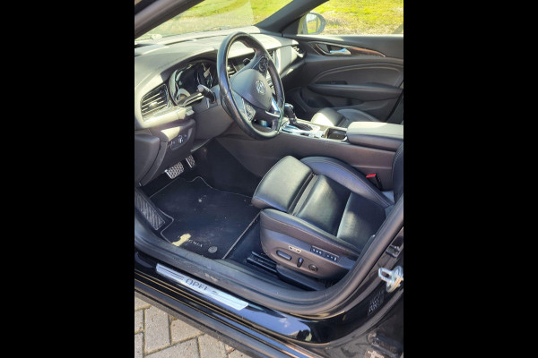 Opel Insignia Sports Tourer 1.6 Turbo 200 PK Innovation Automaat | Trekhaak | Leren bekleding | 18 INCH Lichtmetalen Velgen | Camera | Navigatie