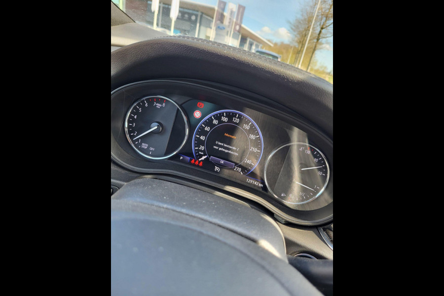 Opel Insignia Sports Tourer 1.6 Turbo 200 PK Innovation Automaat | Trekhaak | Leren bekleding | 18 INCH Lichtmetalen Velgen | Camera | Navigatie