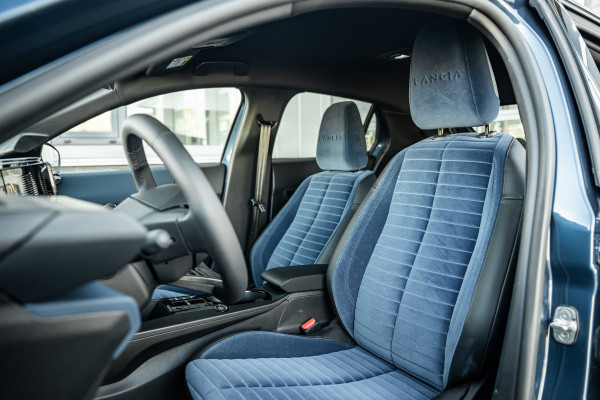 Lancia Ypsilon Edizione Cassina Limitata 51 kWh