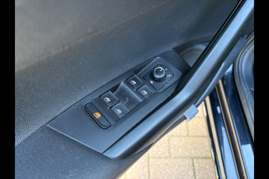 Volkswagen Polo 1.0 TSi 95pk Comfortline Executive 5-drs. NAVI/CARPLAY/DAB/ADAPT.CRUISE/PDC/AFN.TREKHAAK/1E EIGENAAR!