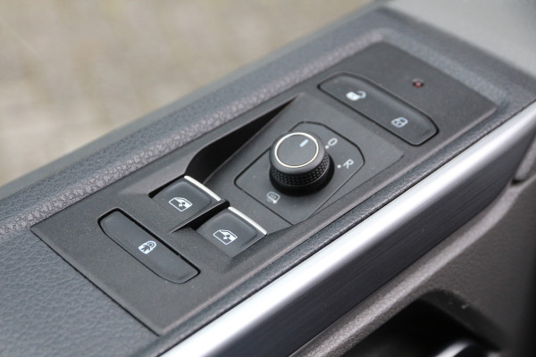 Volkswagen Transporter 2.0 TDI 150 | Aut. | DC | L2H1 | Navi | Camera | Airco..