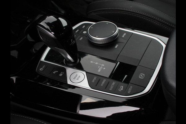 BMW X3 xDrive30e 292pk M-Sport Executive PHEV DEMO ! Camera Electrische achterklep Navigatie Apple Carplay/Android Auto Parkeer sensoren