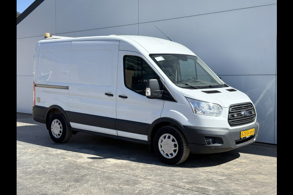 Ford Transit 2.0 TDCI 130PK L2H2 Airco Cruise Control Parkeersensoren Stoelverwarming Zwaailampen Kastwand Inbouw
