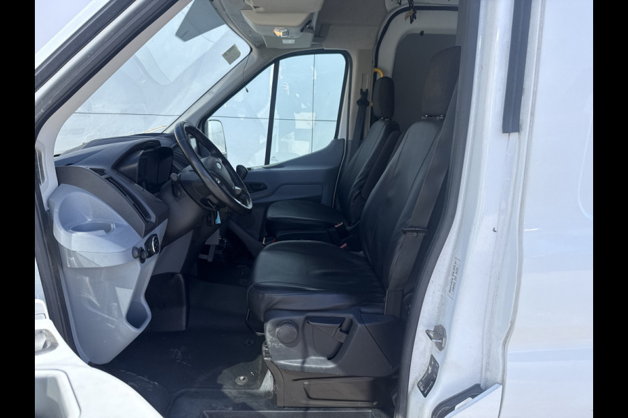 Ford Transit 2.0 TDCI 130PK L2H2 Airco Cruise Control Parkeersensoren Stoelverwarming Zwaailampen Kastwand Inbouw