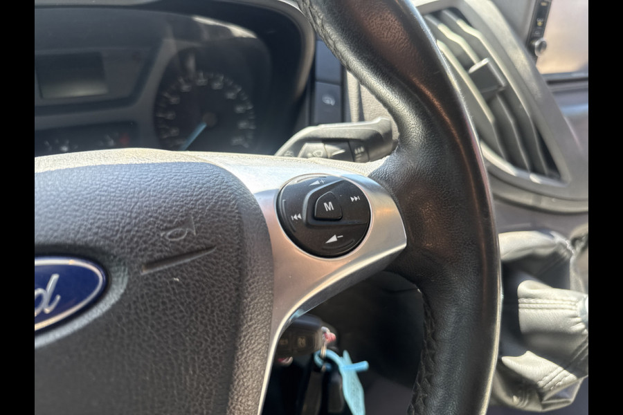 Ford Transit 2.0 TDCI 130PK L2H2 Airco Cruise Control Parkeersensoren Stoelverwarming Zwaailampen Kastwand Inbouw