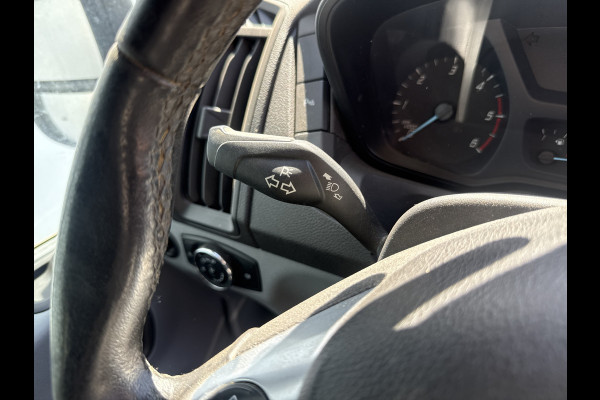 Ford Transit 2.0 TDCI 130PK L2H2 Airco Cruise Control Parkeersensoren Stoelverwarming Zwaailampen Kastwand Inbouw