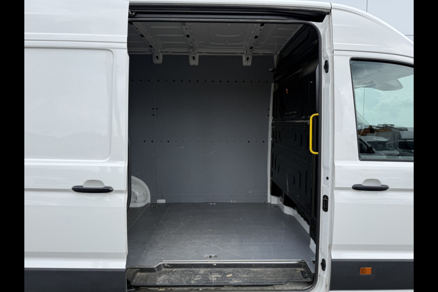 Volkswagen Crafter 2.0 TDI 140PK Nieuw Model! L3H3 Virtual Cockpit Climate Control Camera Parkeersensoren voor achter