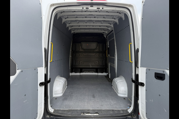 Volkswagen Crafter 2.0 TDI 140PK Nieuw Model! L3H3 Virtual Cockpit Climate Control Camera Parkeersensoren voor achter