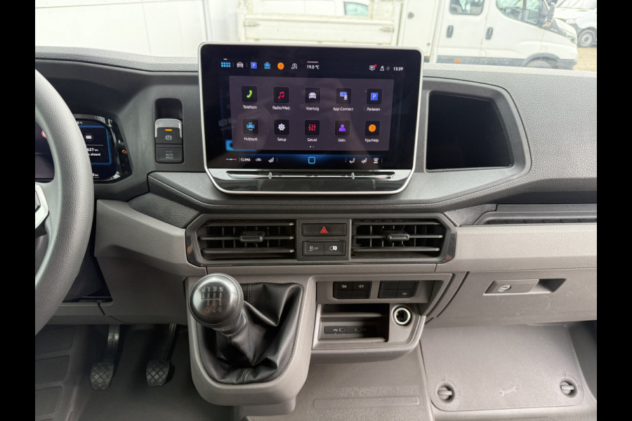 Volkswagen Crafter 2.0 TDI 140PK Nieuw Model! L3H3 Virtual Cockpit Climate Control Camera Parkeersensoren voor achter