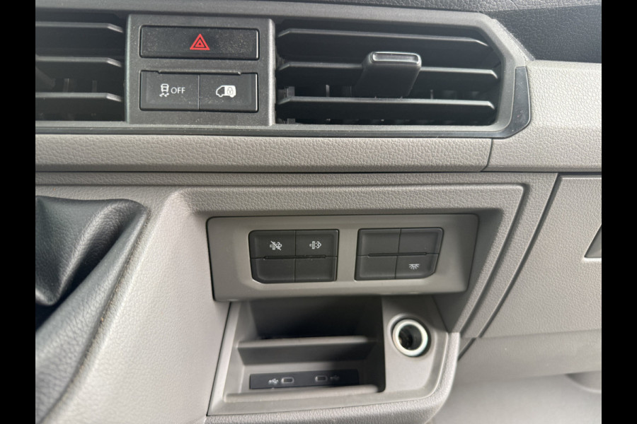 Volkswagen Crafter 2.0 TDI 140PK Nieuw Model! L3H3 Virtual Cockpit Climate Control Camera Parkeersensoren voor achter