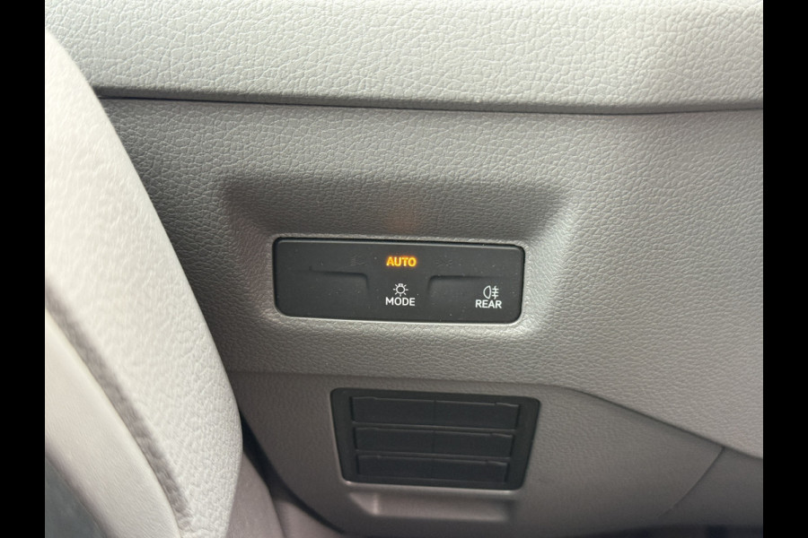 Volkswagen Crafter 2.0 TDI 140PK Nieuw Model! L3H3 Virtual Cockpit Climate Control Camera Parkeersensoren voor achter