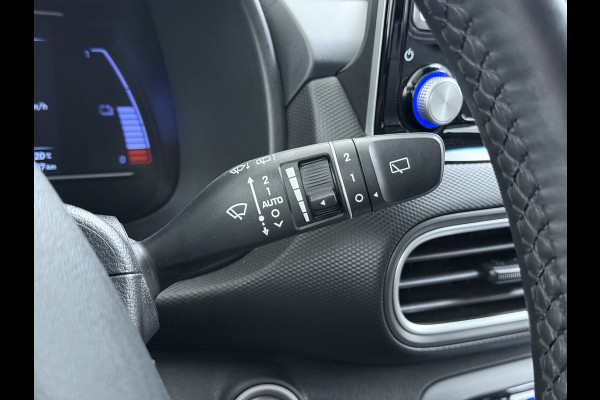 Hyundai Kona EV 64kWh 204pk Premium Warmtepomp Leer Head-Up Display Apple Carplay Android Navi Camera Elektr.Stoelen+Verwarmd+Ventilatie Adap Verwarmd Stuur Pdc Subwoofer Bluetooth Dodehoek detector Privacy Glas Rijstrooksensor Origineel Nederlandse EV