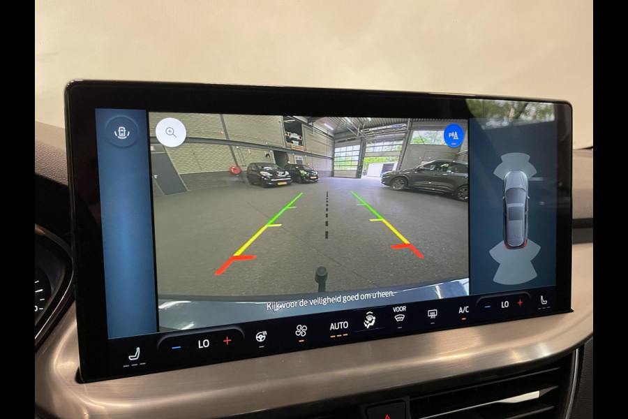 Ford FOCUS Wagon 1.0 EcoBoost 155pk Aut. Hybrid Titanium X Airco ECC Trekhaak Navi Carplay PDC VA+Camera Full LED Comfortstoelen Stoel/stuurwielverwarming