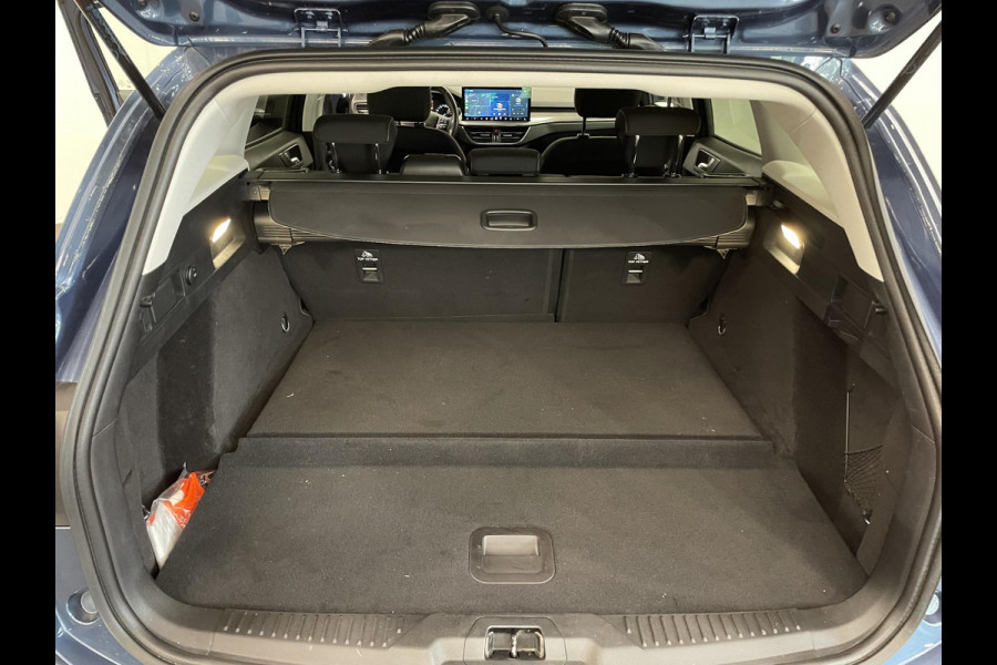 Ford FOCUS Wagon 1.0 EcoBoost 155pk Aut. Hybrid Titanium X Airco ECC Trekhaak Navi Carplay PDC VA+Camera Full LED Comfortstoelen Stoel/stuurwielverwarming