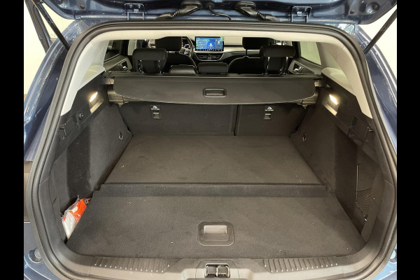 Ford FOCUS Wagon 1.0 EcoBoost 155pk Aut. Hybrid Titanium X Airco ECC Trekhaak Navi Carplay PDC VA+Camera Full LED Comfortstoelen Stoel/stuurwielverwarming