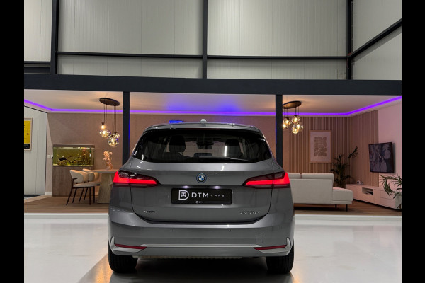 BMW 2 Serie Active Tourer 225e xDrive 245pk | Plug-in 4x4 | 360° | Trekhaak | Leder
