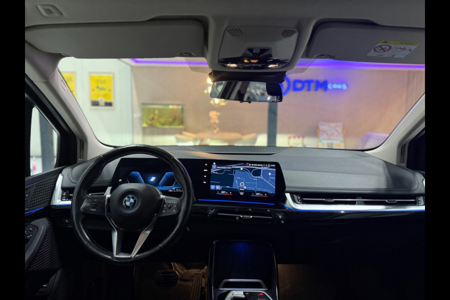 BMW 2 Serie Active Tourer 225e xDrive 245pk | Plug-in 4x4 | 360° | Trekhaak | Leder