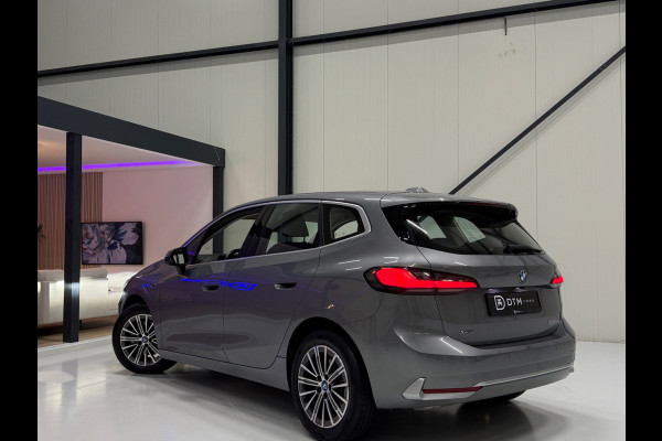BMW 2 Serie Active Tourer 225e xDrive 245pk | Plug-in 4x4 | 360° | Trekhaak | Leder