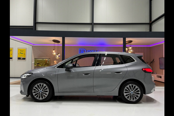 BMW 2 Serie Active Tourer 225e xDrive 245pk | Plug-in 4x4 | 360° | Trekhaak | Leder