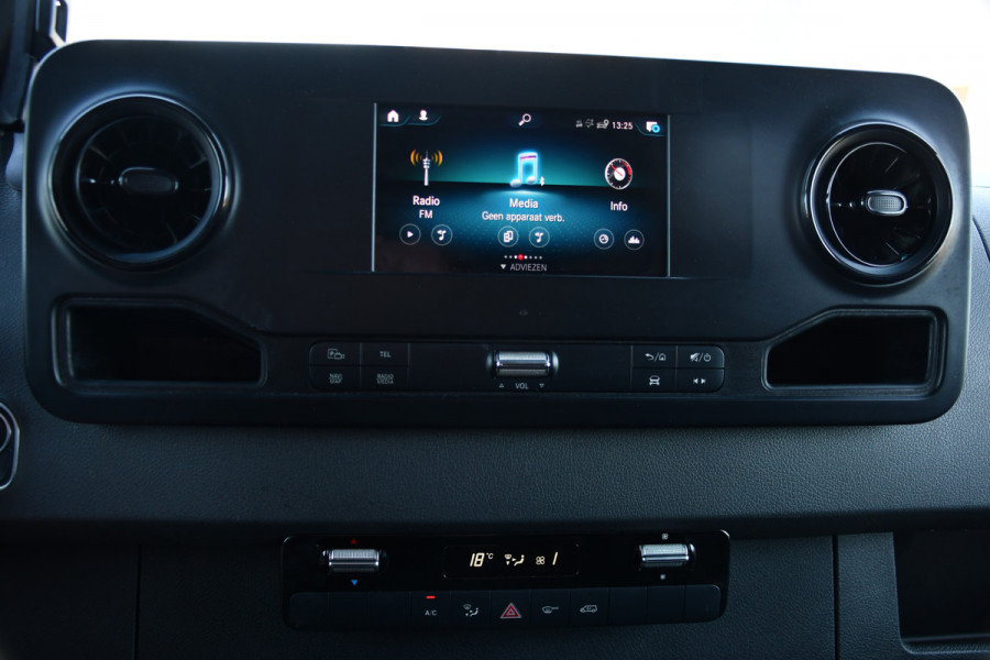 Mercedes-Benz Sprinter 316 2.2 CDI L2H2 PB Edition Camera, Cruise, Carplay, 164pk, LED, Stoelverwarming, Automaat, Multimedia, Sensoren, Uniek!