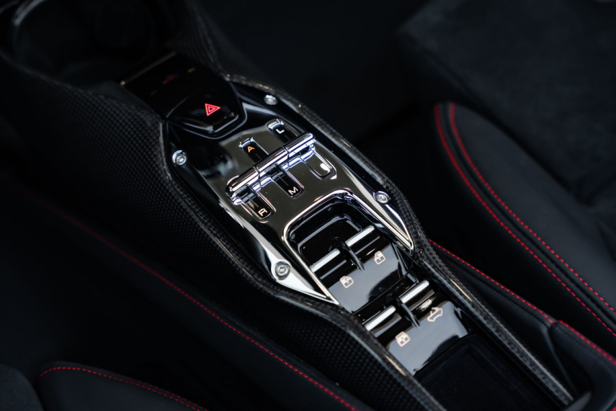 Ferrari SF90 Spider 4.0 V8 - Origineel NL | Rosso Corsa | Lift | JBL