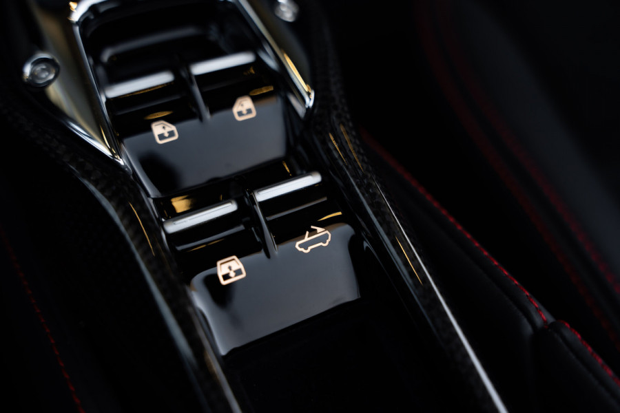 Ferrari SF90 Spider 4.0 V8 - Origineel NL | Rosso Corsa | Lift | JBL