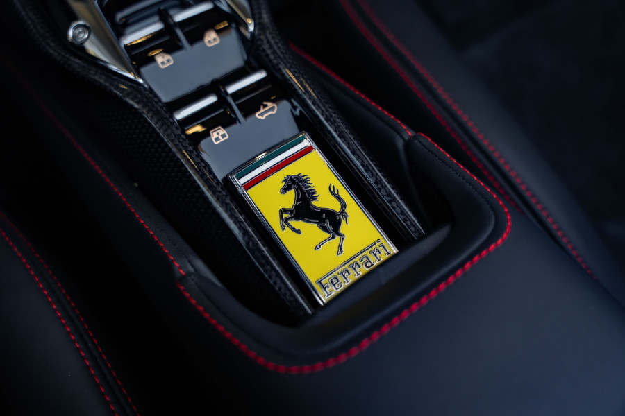 Ferrari SF90 Spider 4.0 V8 - Origineel NL | Rosso Corsa | Lift | JBL