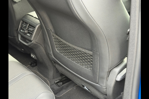 Peugeot 3008 1.6 HYbrid 225 GT Pack Business | Navigatie |Camera | Cruise | Clima | Trekhaak | 18".