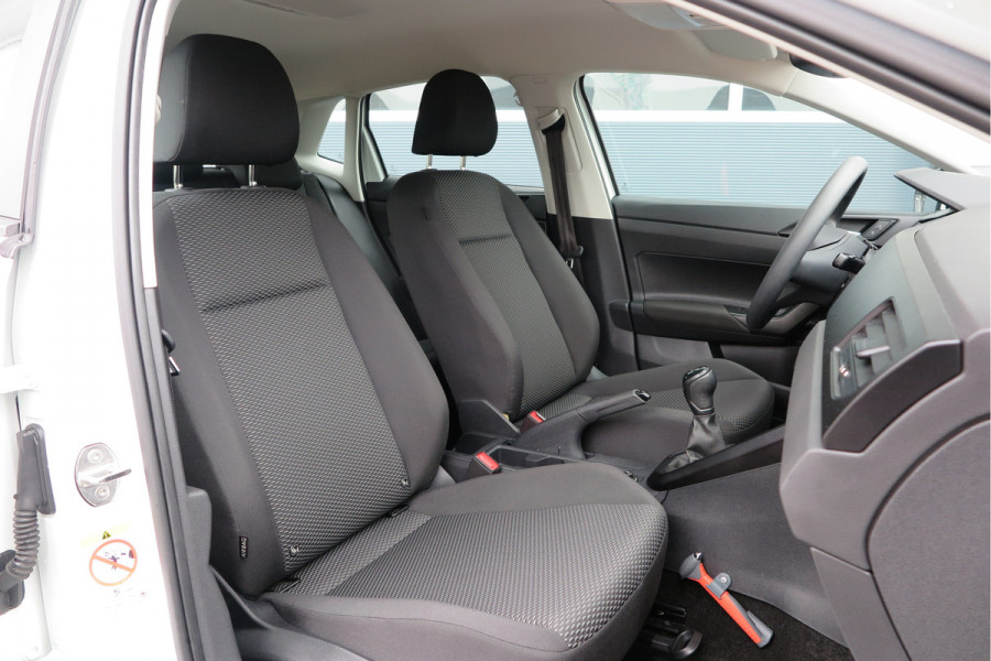 Volkswagen Polo 1.0 TSI 95pk Airco , App connect, Navi via app, Smartphone integratie, DAB+ radio, Stuurwiel multifunctioneel, etc.