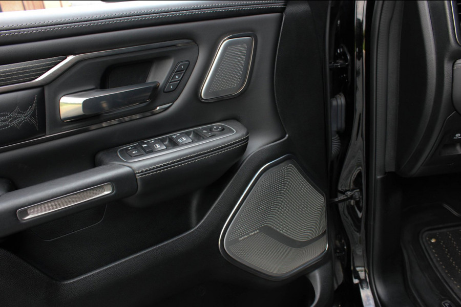 Dodge Ram 1500 5.7 V8 4x4 CREW CAB LIMITED 2020 100DKM / PANO-DAK / COMPLETE HISTORY / FULL OPTIONS / LUCHTVERING / GROOT NAVI