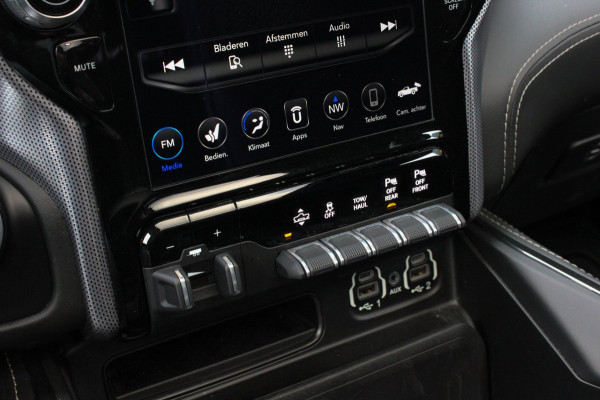 Dodge Ram 1500 5.7 V8 4x4 CREW CAB LIMITED 2020 100DKM / PANO-DAK / COMPLETE HISTORY / FULL OPTIONS / LUCHTVERING / GROOT NAVI