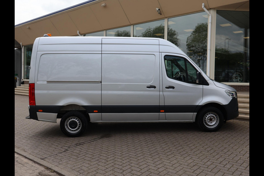 Mercedes-Benz Sprinter 316 2.2 CDI 163 PK AUT. L2H2 + WERKPL. INRICHTING | TREKHAAK 3500 KG! | STANDKACKEL | CARPLAY | CAMERA | STOELVERW. | LED
