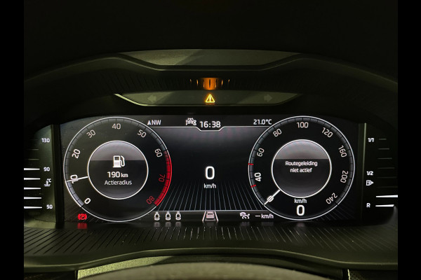 Škoda Kamiq 1.0 TSI Active|TREKHAAK|ACC|ANDROID AUTO|APPLE CARPLAY|CLIMATE CONTROL|DIGITAL COCKPIT|STOELVERWARMING|PDC V+A|LMV|