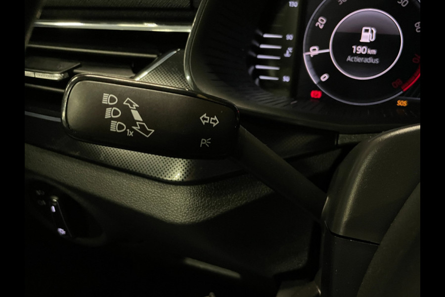 Škoda Kamiq 1.0 TSI Active|TREKHAAK|ACC|ANDROID AUTO|APPLE CARPLAY|CLIMATE CONTROL|DIGITAL COCKPIT|STOELVERWARMING|PDC V+A|LMV|